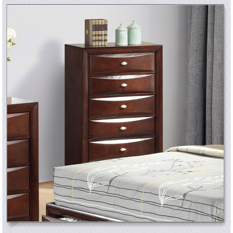 Commode 5 tiroirs cerise foncée avec poignées ovales pour un rangement transitionnel et élégant