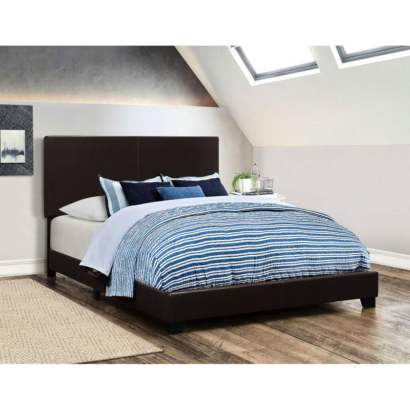 Grand lit à panneau brun - créant une chambre à coucher confortable et élégante à l'allure contemporaine et discrète, Queen
