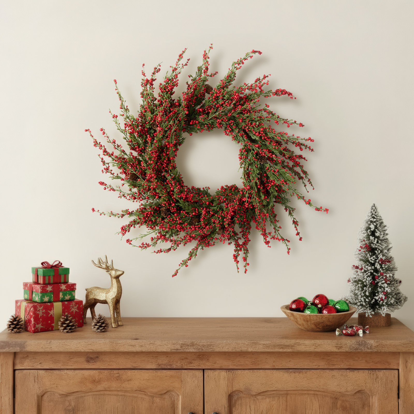 Artificial 27" Cedar And Berry Wreath