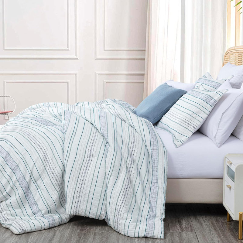 Queen White Microfiber 7-Piece Bed in a Bag Set