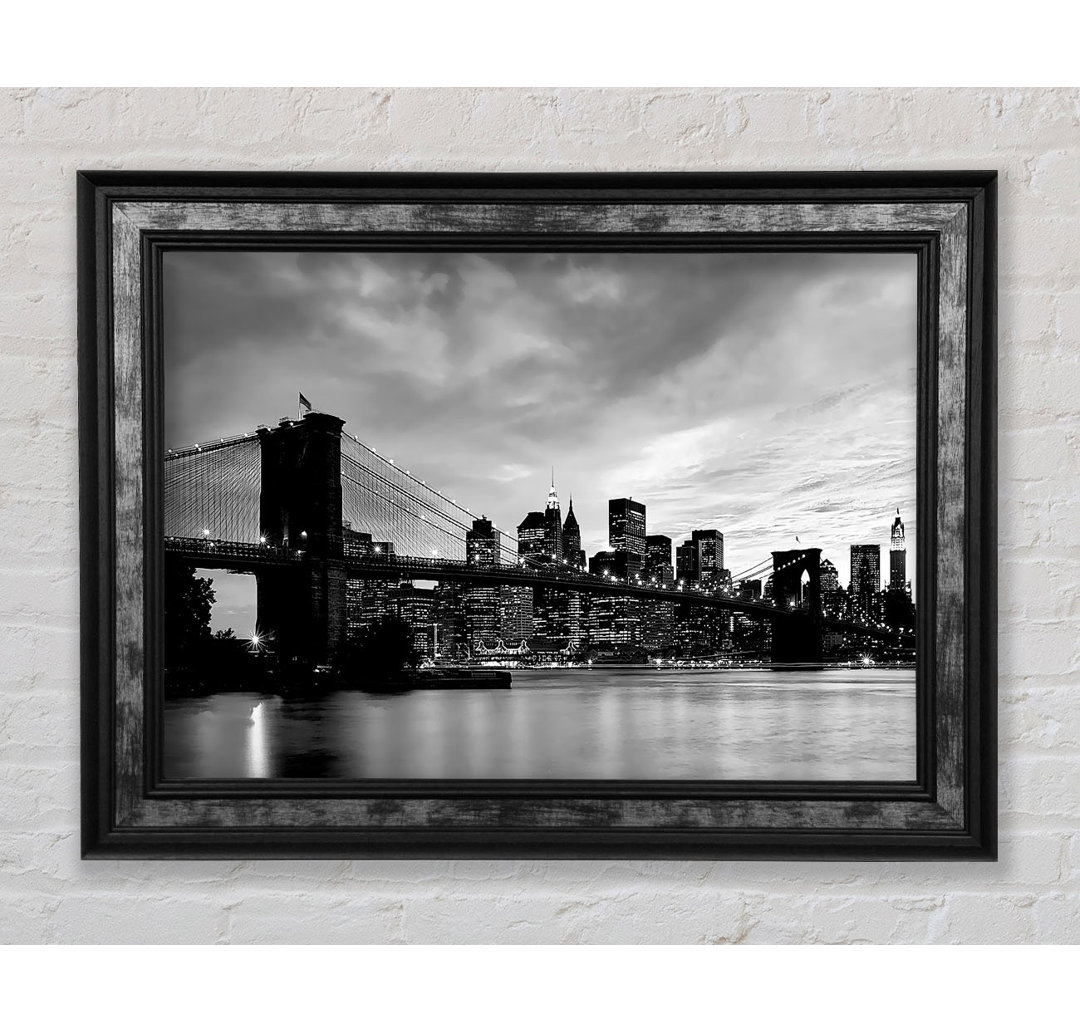 NYC Brooklyn Bridge B N W Cloudy Night - Einzelne Bilderrahmen Kunstdrucke