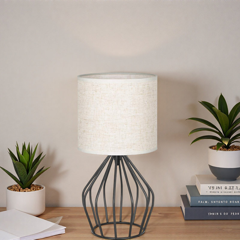 Lampe moderne noire avec base évidée