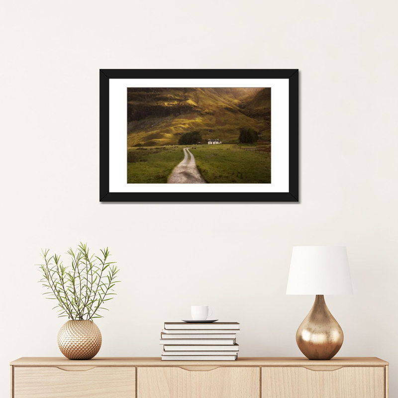 «Écosse I» par daniel Kordan, reproduction sur toile tendue, Papier d'art encadré noir, Blanc, H 24 po x l 32 po x P 1 po