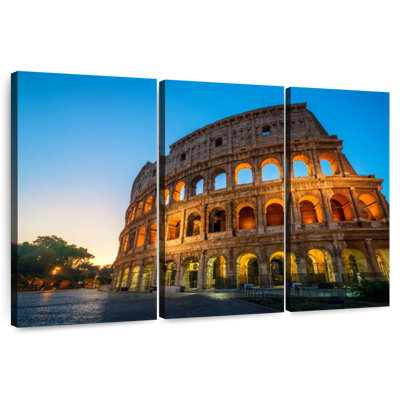Lilie Colosseum In Italy