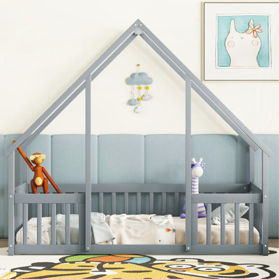 Lit simple en bois en forme de maison avec clôture, garde-corps, gris