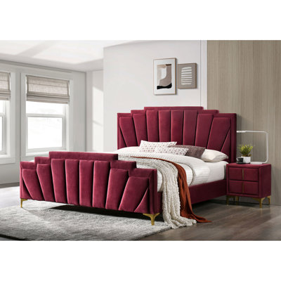 Lit très grand lit avec tête de lit en flanelle rouge avec pieds en acier enduit doré et tapis rembourrés contemporains avec rails capitonnés