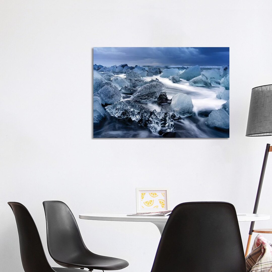 Jokulsarlon Gletscherlagune I von Susanne Kremer - Galerie-verpackte Leinwand Giclée