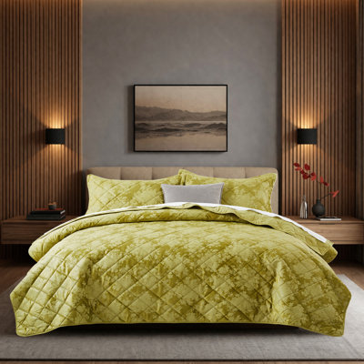 Embossed Velvet Bedspread Set – Lightweight Quilt Set With Pillowcases