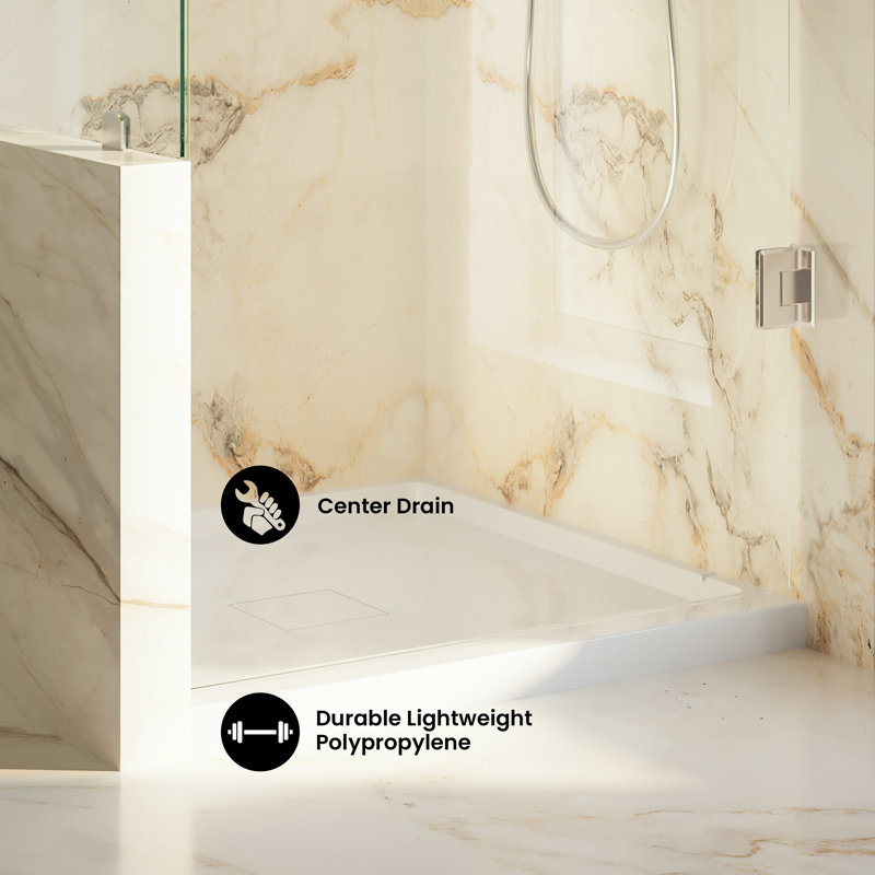 Base de bac de douche Marquette 32 x 32 avec drain central en blanc brillant Marquette