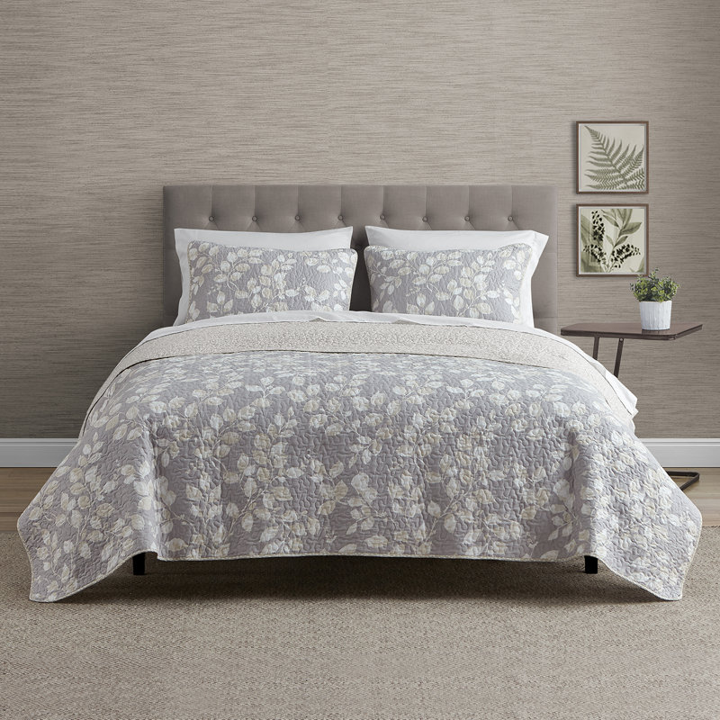 DESIGN STUDIO Camden Leaves Gray/Neutral All-Season Reversible Cotton Quilt Set , King Quilt + 2 King Shams