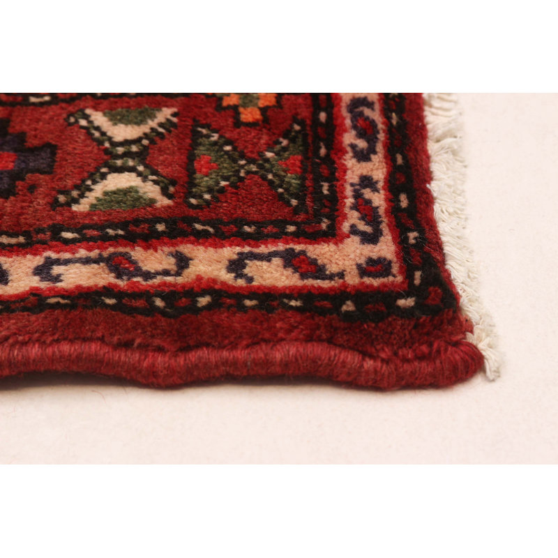 Tapis rouge Anadol 4 pi 1 po x 6 pi 7 po