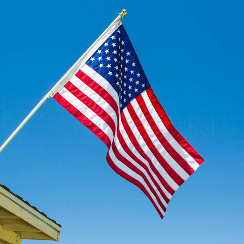 Drapeau américain: drapeau américain de 3 pi. Étoiles brodées, rayures cousues et œillets en laiton. Nylon résistant à la décoloration, robuste et durable pour une durabilité à l'extérieur.