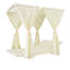 Lit de jour charmant, éléments d'eau, siège confortable, lit de jour à structure en bois avec attrait extérieur, caractéristiques imperméables, chaises longues,