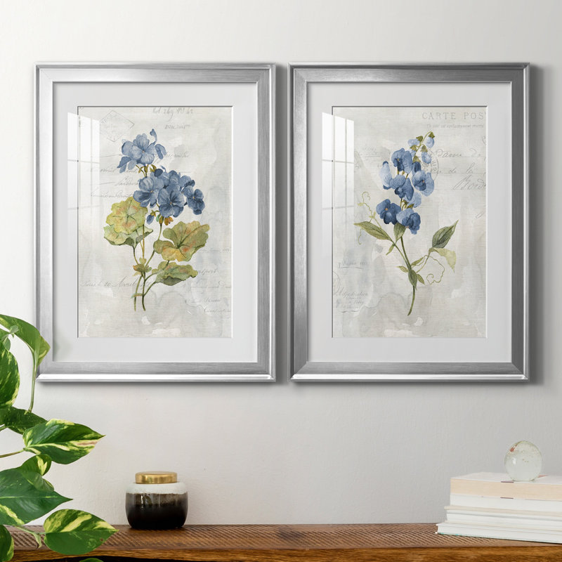 Lin bleu géranium - ensemble de 2 reproductions d'art, Blanc, H 18,5 po x l 49 po x P 1,5 po, Papier avec cadre argenté