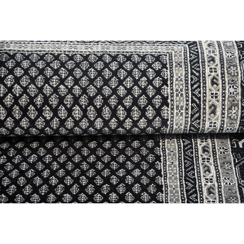 Hand Knotted Geometric Area Rug in Black/White