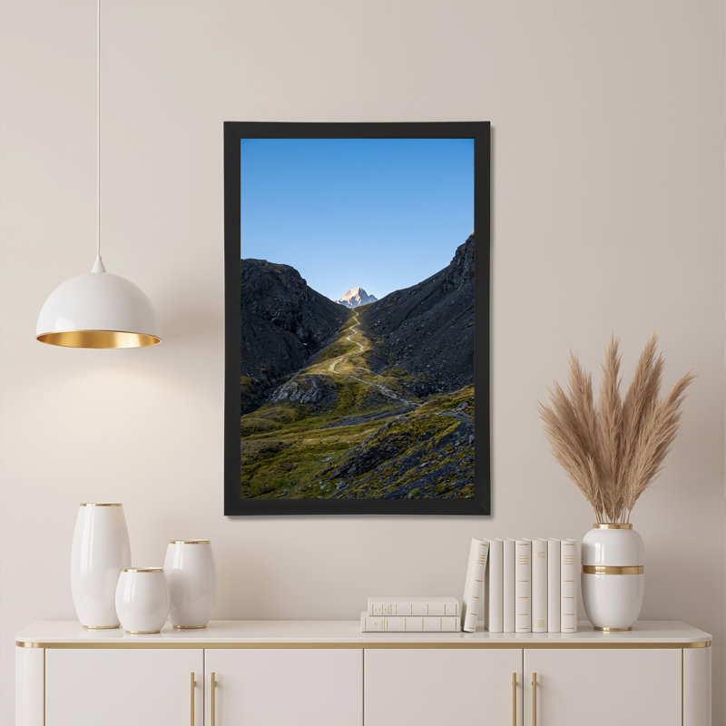 «Winding Trail Through Green Valley to Mountain Peak», art mural sur toile, H 24 po x l 16 po