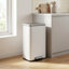 Poubelle à pédale en acier inoxydable 8 gallons avec couvercle à fermeture en douceur-123399302-139467049
