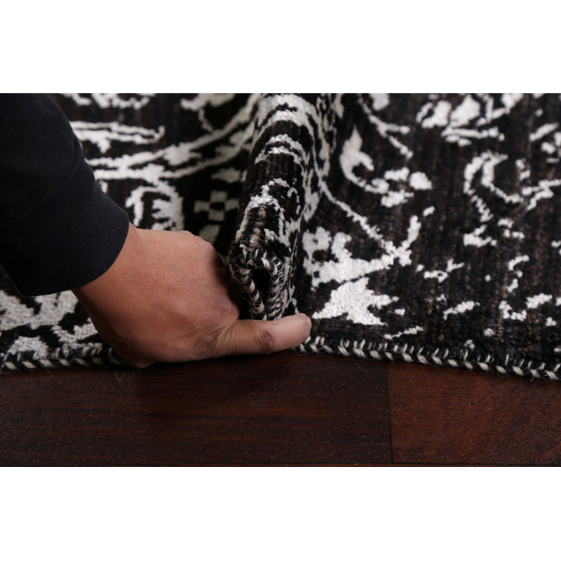 Tapis noir en laine et en soie noué à la main de conception unique 4 pi 1 po x 6 pi