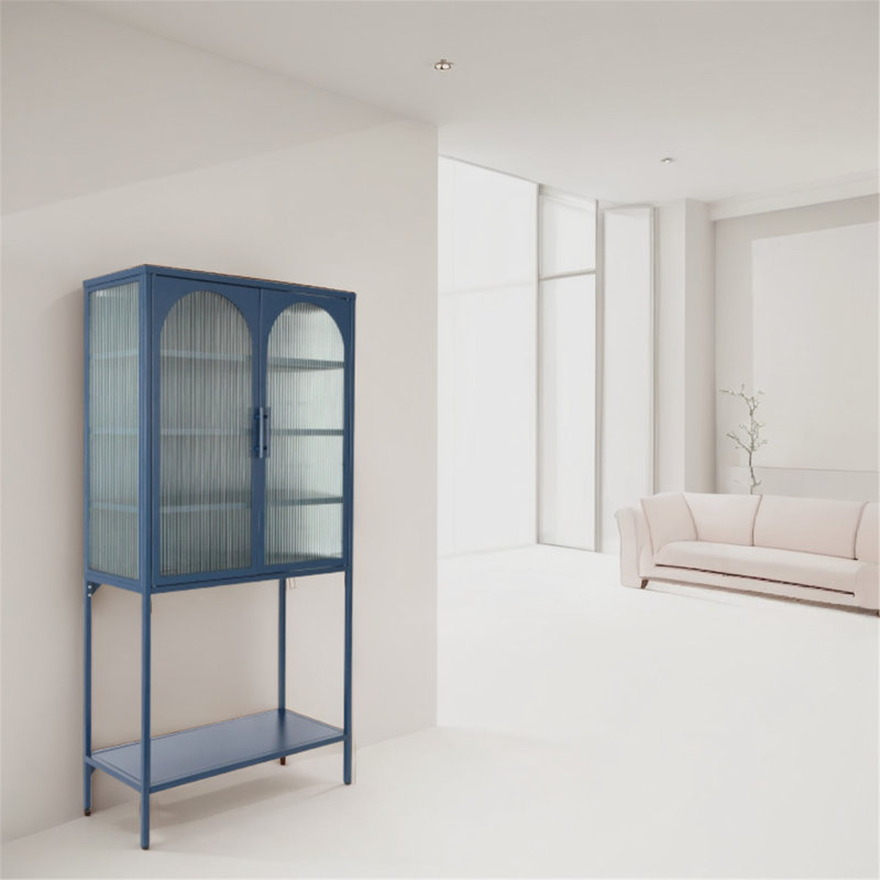 Grande armoire de rangement en verre trempé Kinnett avec 2 portes arquées et tablettes réglables, Bleu