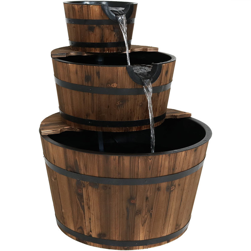 Fontaine d'extérieur à 3 niveaux en tonneau de bois brun résistant aux intempéries