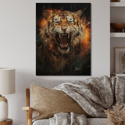 Portrait d'un tigre brun sur bois