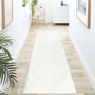Tapis de style bohémien géométrique crème, 2 pi 2 po x 8 pi, et résistant aux odeurs, idéal pour les espaces de vie familiale