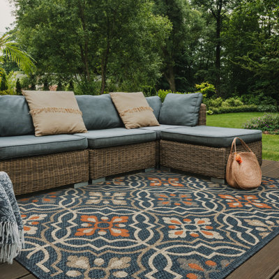 Izola Oriental Indoor/Outdoor Area Rug