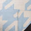 Tapis bleu clair / ivoire en laine tissé à la main et à pied-de-poule Mccall-22463925