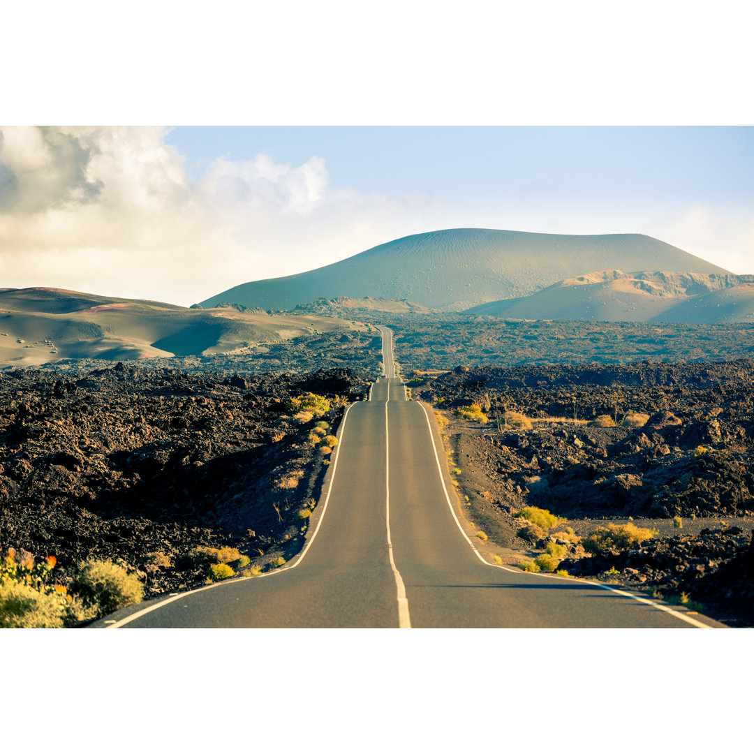 Timanfaya National Park von Zodebala - Kunstdrucke auf Leinwand