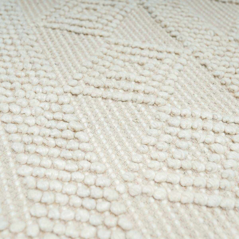 Darchelle Geometric Handmade Wool Area Rug in White, Rectangle 6' x 9'