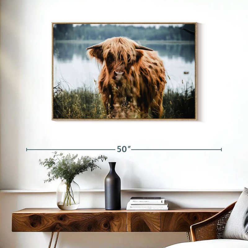 Vache Lakeside Highland, Cadre flottant en bois naturel, 37 po x 25 po