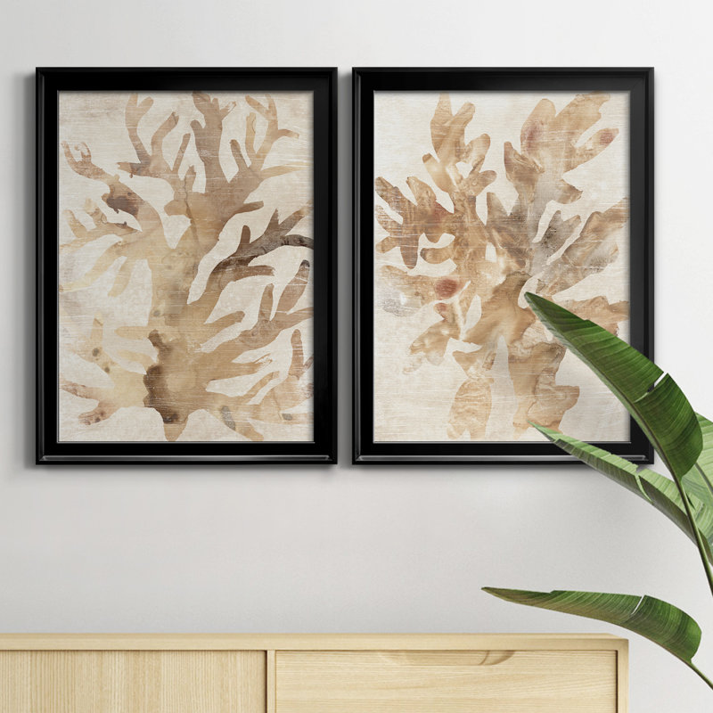 Parchment Coral III, reproduction encadrée de qualité supérieure - prête à être accrochée, H 24,5 po x l 37 po x P 1 po, Noir
