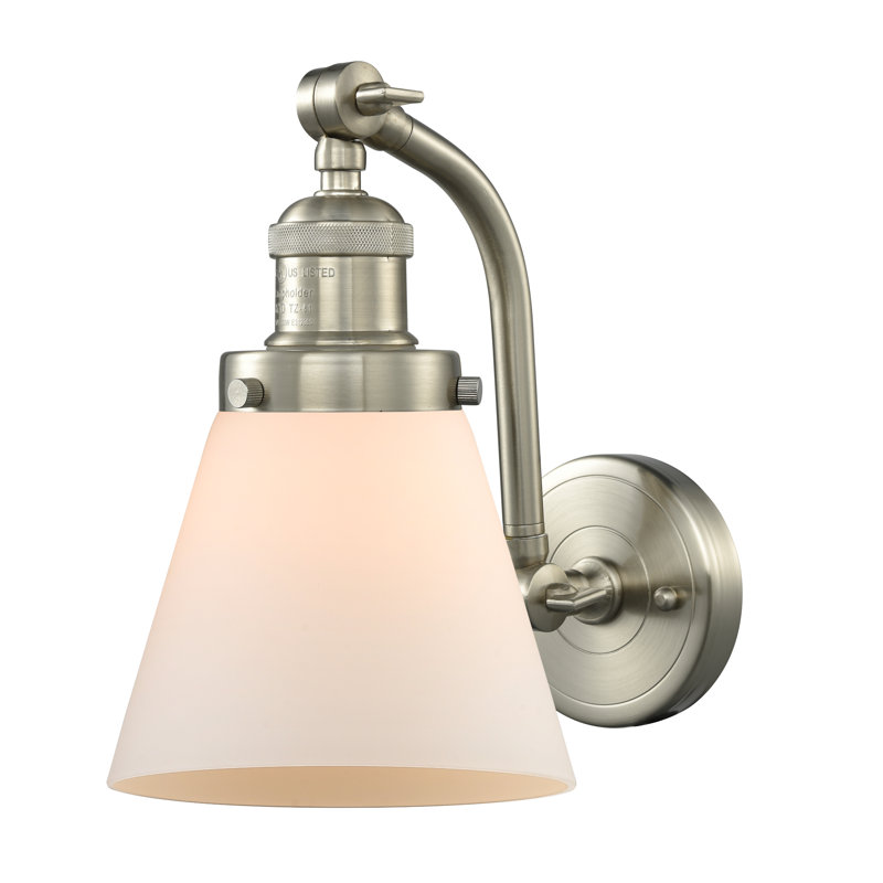 Applique murale 1 lumière Cone, Boîtier blanc mat, Ampoule à DEL rétro de 6 watts, Nickel poli