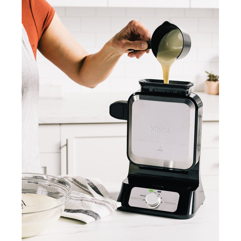 Black and Stainless Steel Belgian Waffle Maker with Non-Stick Plates