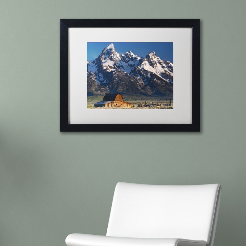Cliffton «John Moulton Barn», reproduction de photo sur toile encadrée, H 11 po x l 14 po, Toile avec cadre noir, Blanc