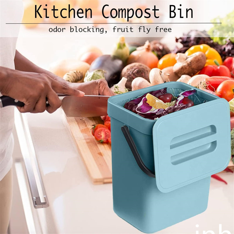 Small Trash Can with Lid, Blue