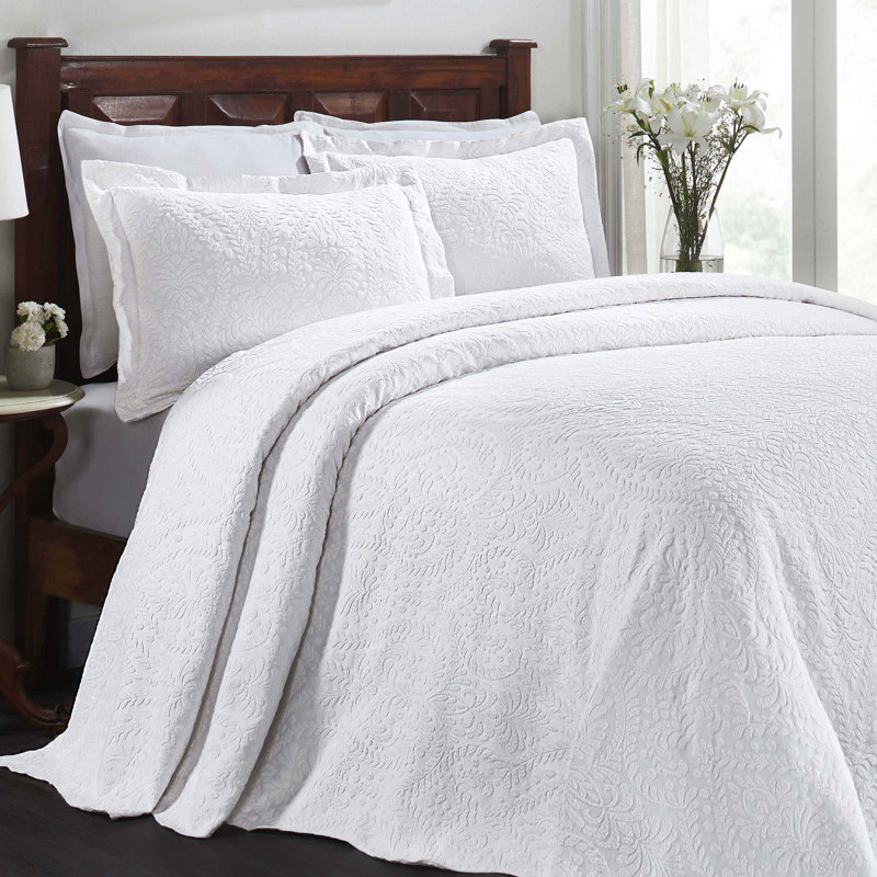 Aspen Floral Scalloped Edge Cotton Blend Coverlet / Bedspread with Sham Set, White, Twin