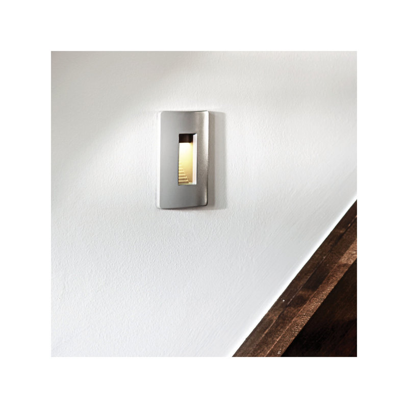 Luna Line Voltage Integrated LED Step Light, Titanium