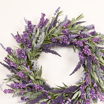 Couronne de fleurs artificielles de 56 cm (22 pouces) de style champêtre, avec herbes, baies et fleurs de lavande, idéale pour la porte d'entrée.