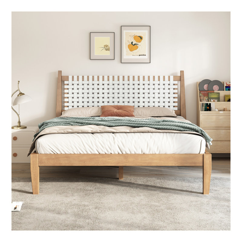 Grand lit avec dossier en cuir blanc tissé, structure en bois naturel