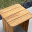 Table d'appoint carrée en bois d'acacia Brewsty