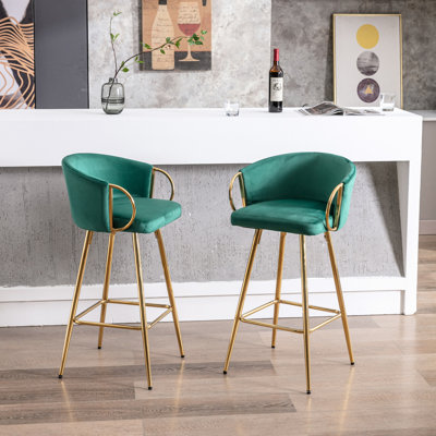 Tabourets de bar de 76 cm (lot de 2), repose-pieds et pieds dorés, revêtement en velours, rembourrage en mousse, profondeur 51 cm, largeur 51 cm, hauteur 102 cm. Poids : 6,4 kg.