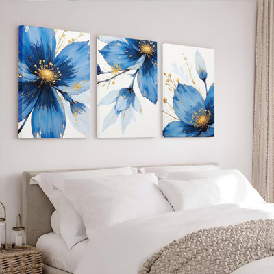 «Blue Floral with Gold Accents», reproduction d'art sur toile tendue sur toile (ensemble de 3)