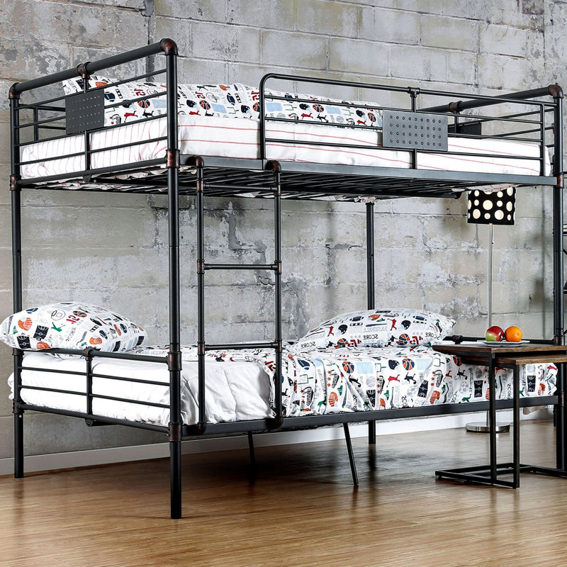 Lit superposé double en métal industriel avec rails de garde supérieurs attachés, structure de tuyau noir antique, accents de cuivre peints à la main, installation rapide pour la chambre à coucher et - conception inspirée, détails, multiples