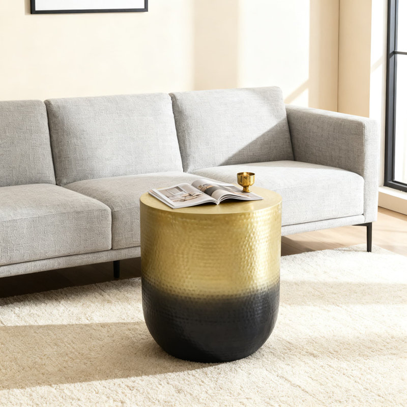 Table d'appoint Nova Boho entièrement assemblée en métal avec finition ombrée dorée, tambour en fer martelé à la main pour le salon et la chambre à coucher