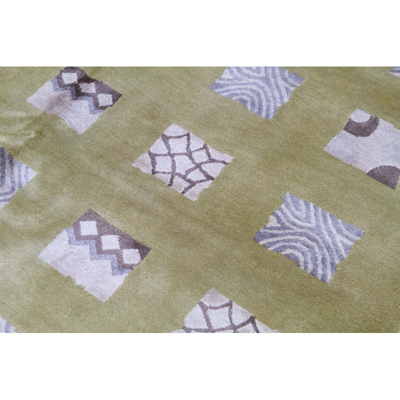 Patchwork Area Rug in Light Green/White/Blue