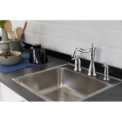 Robinet de cuisine à une poignée et installation à 3 trous avec jet latéral assorti Prime Collection