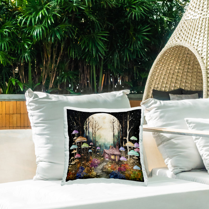 Coussin décoratif d'extérieur imprimé Quirky Mushroom Forest par Sasha