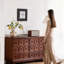 Armoire d'appoint en bois manufacturé brun foncé