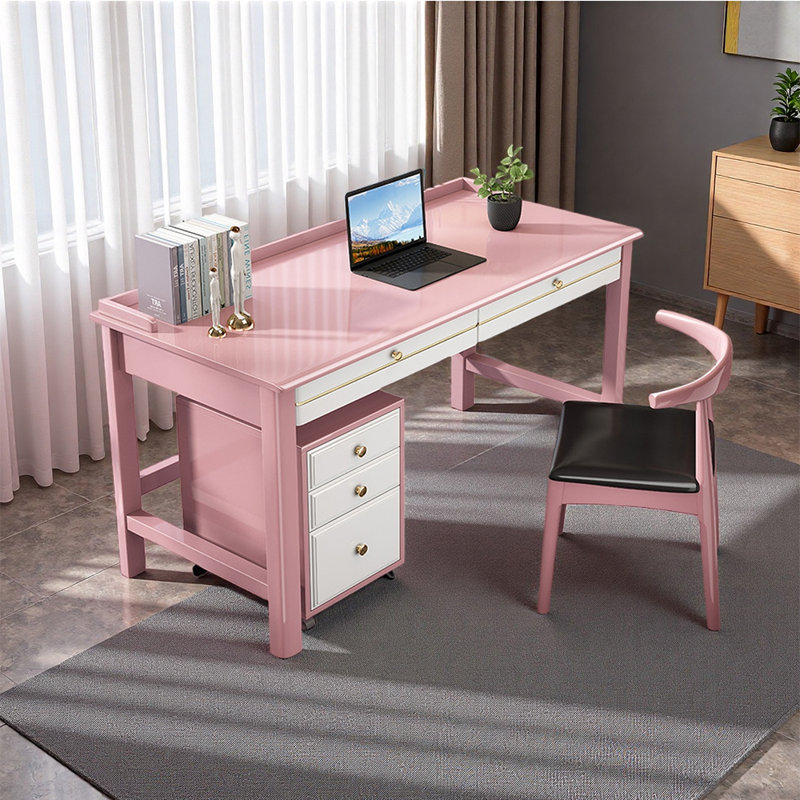 Karlton, Pink